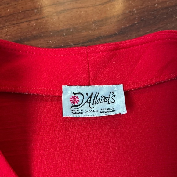 D’allairds Vintage Red Blazer - Picture 3 of 5